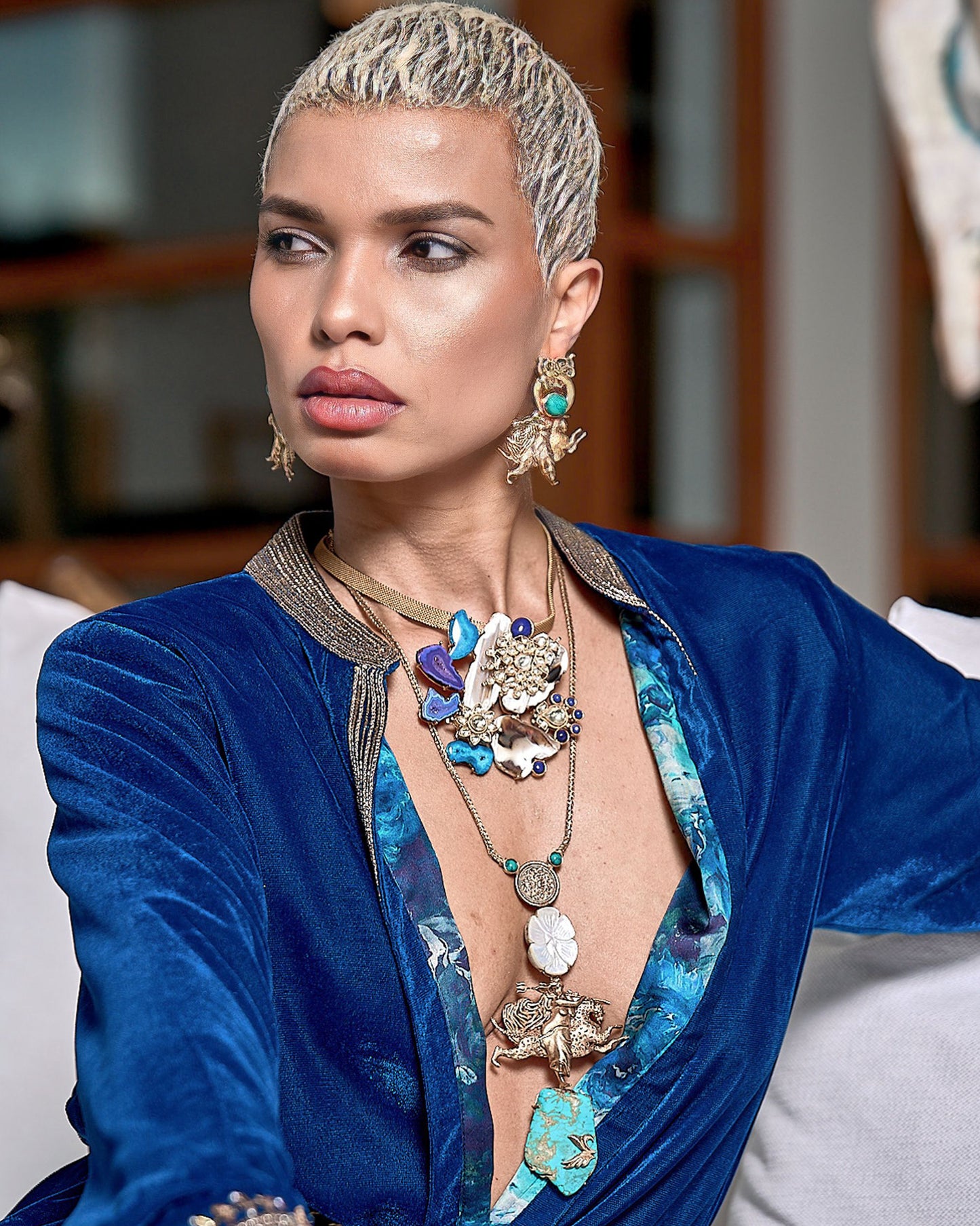 Midi Lenght Agate Stone Necklace with Kundan Crystal Detailing