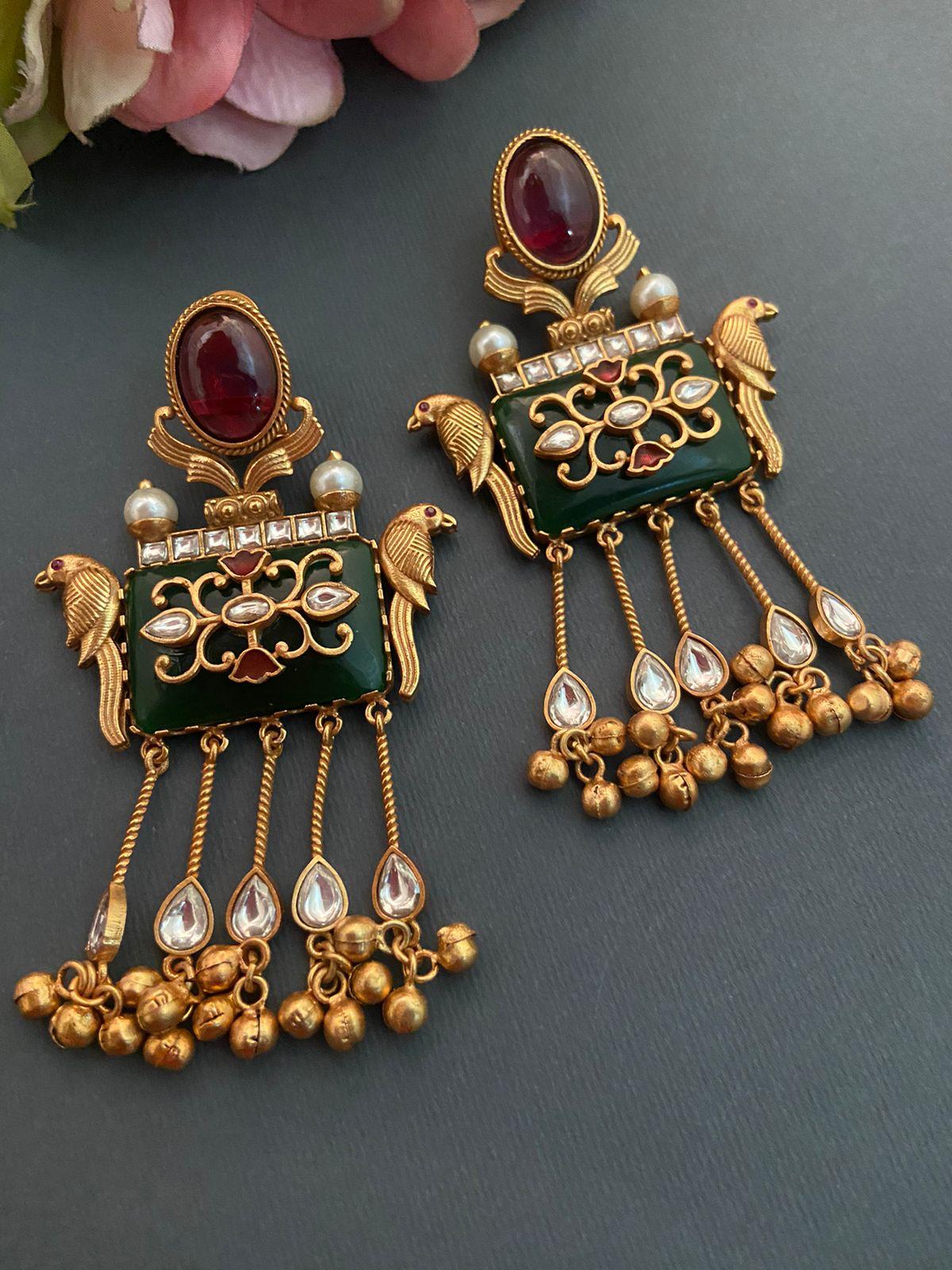 Pendientes de ónix verde y piedra roja