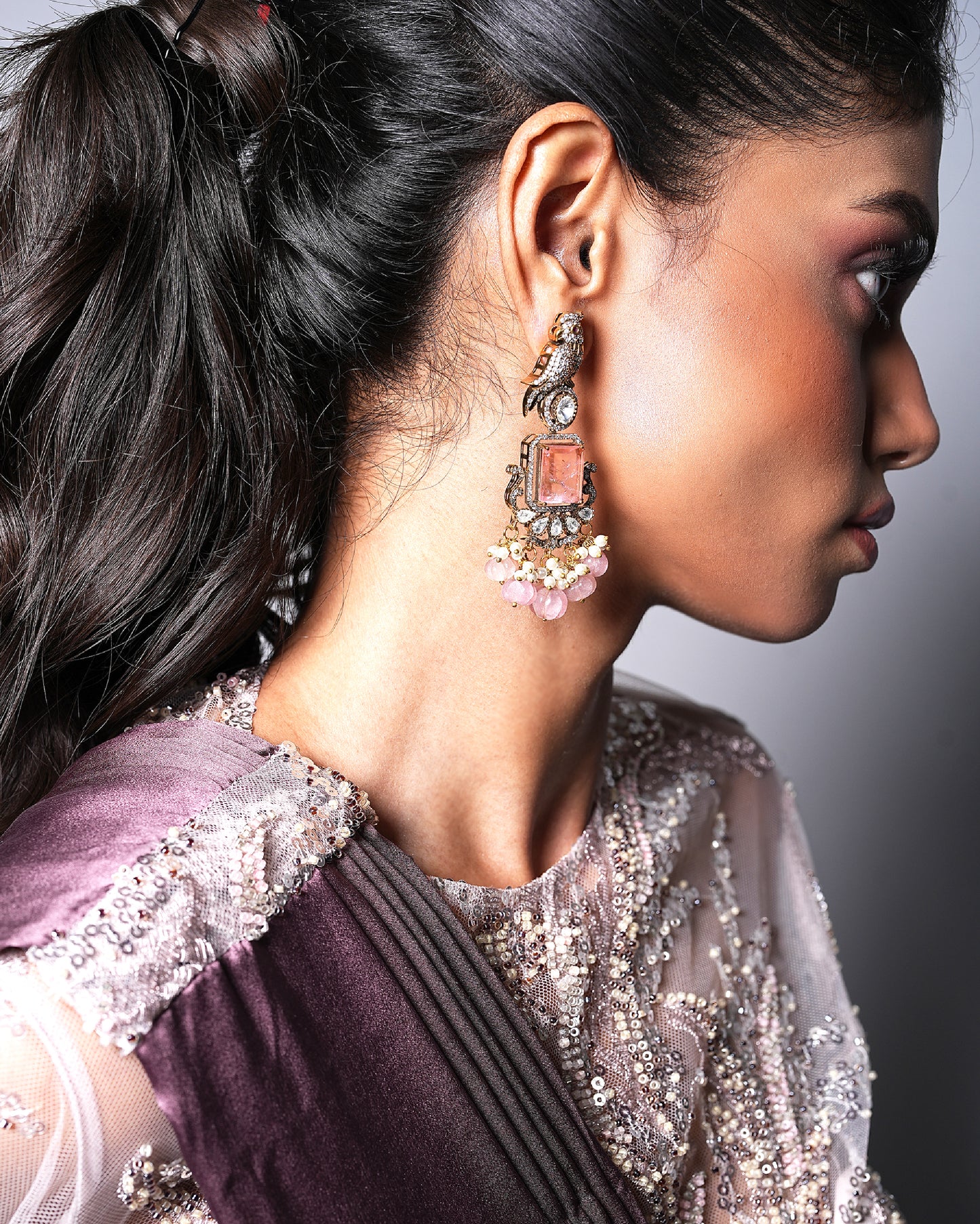 Pendientes en piedra rosa