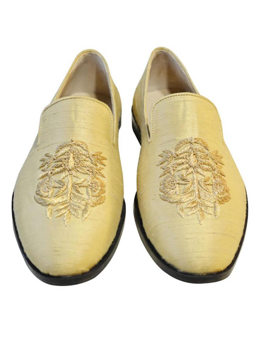 Zapatos bordados de seda