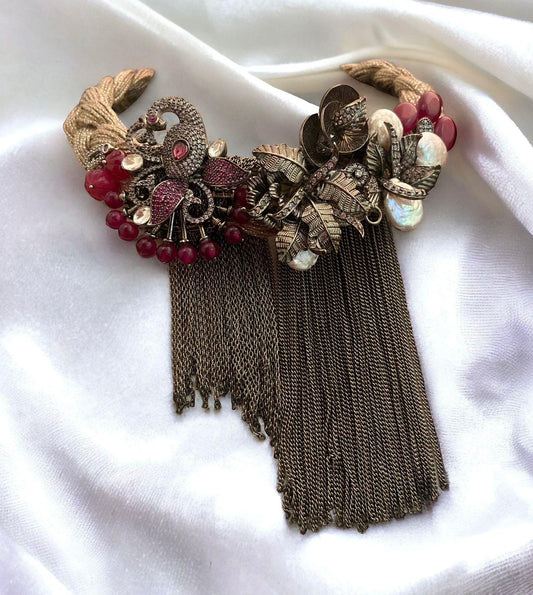 Collar de yute con motivo de pavo real