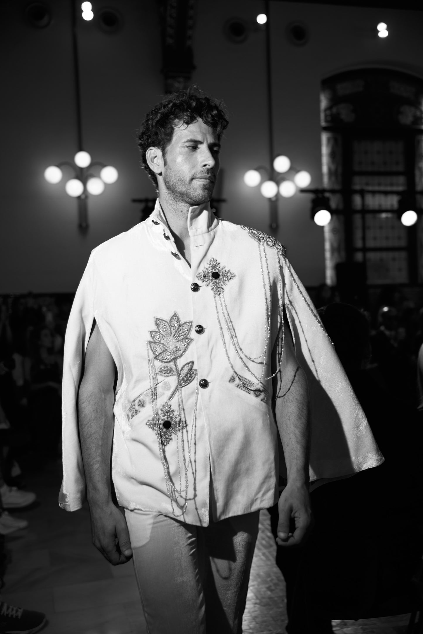 Men's White Velvet Cape Jacket and Trousers Set